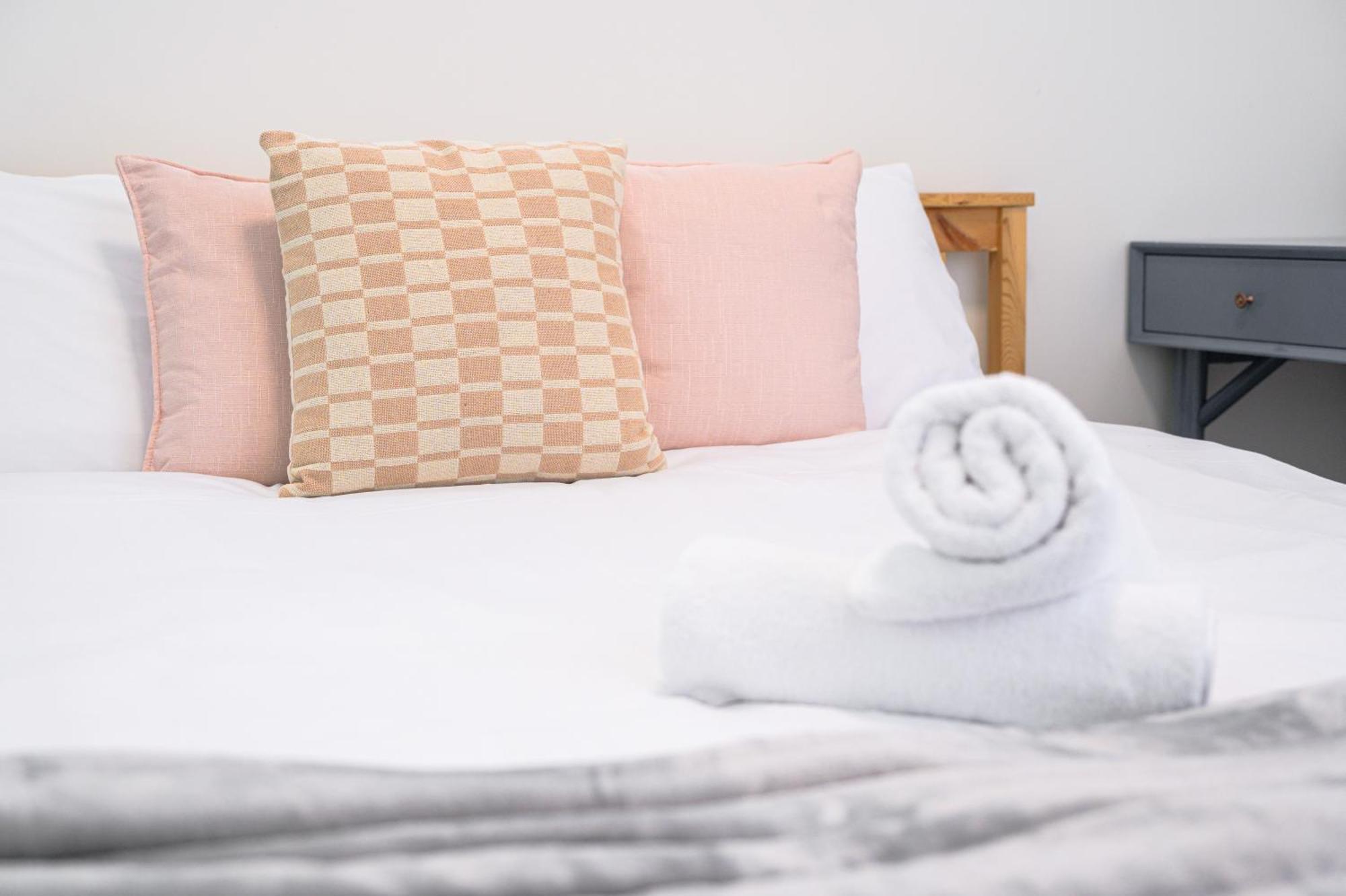 Canterbury Fashion 2Br Steps To Train & Woolworths Sydney Eksteriør billede