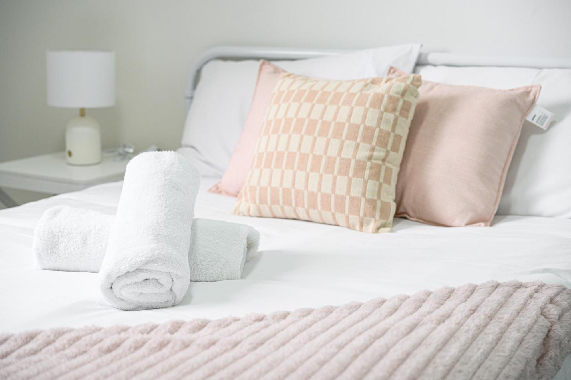 Canterbury Fashion 2Br Steps To Train & Woolworths Sydney Eksteriør billede